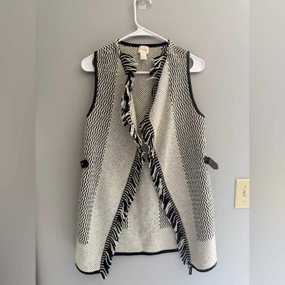 Chicos Open Front Knit Vest Woman’s SZ 0 Black White Fringe Wool Blend Long